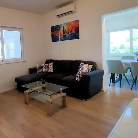 Apartment Rico Cosy And Spacious