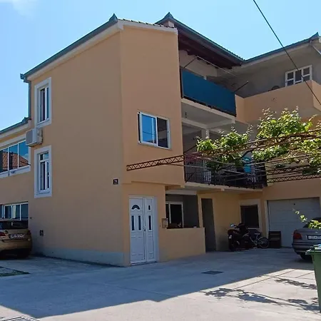 Apartment Rico Cosy And Spacious Kastela